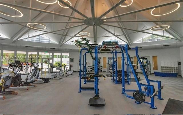 Building Photo - 2500 Parkview Dr