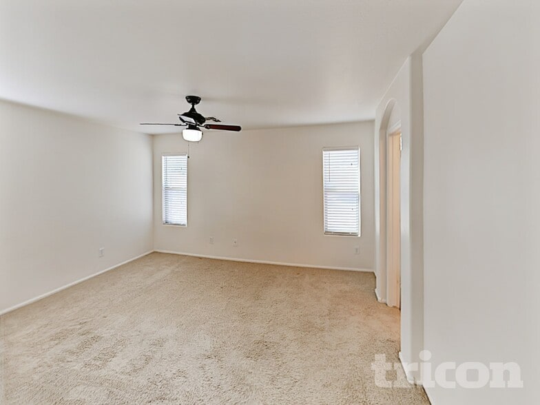 Building Photo - 1275 E Shari St