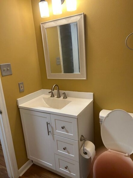 Building Photo - 5211 Birch Cir