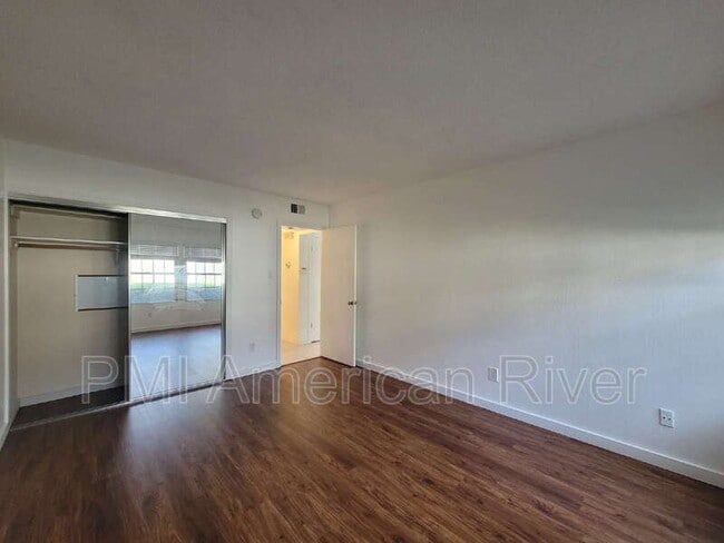 Building Photo - 8629 La Riviera Dr