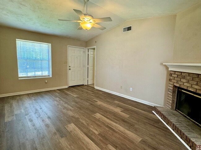 Building Photo - 2910 Richview Park Cir N
