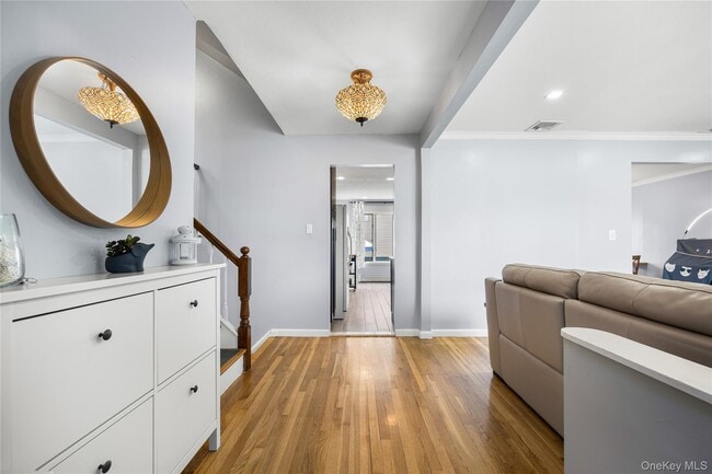 Building Photo - 2 York Ave