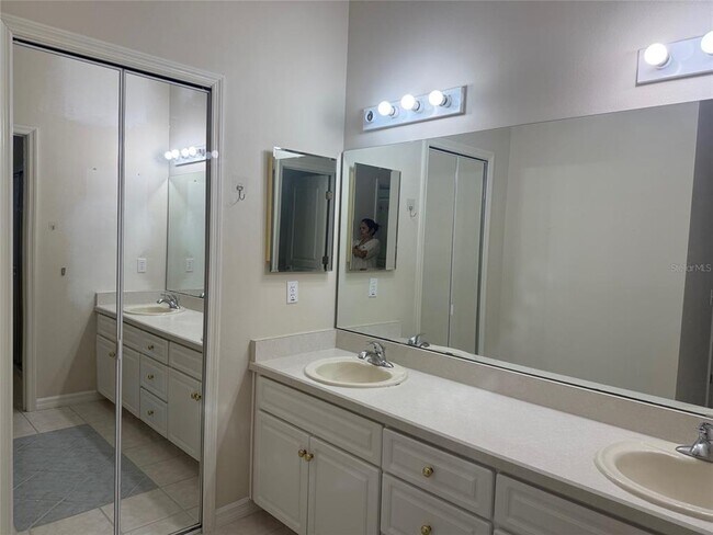 Building Photo - 410 Fairlane Dr