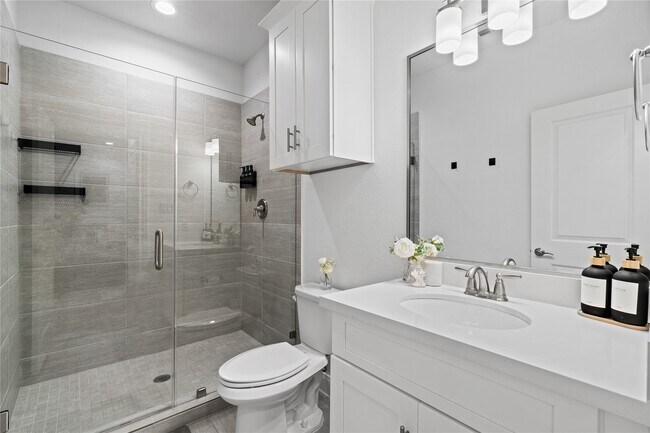 Building Photo - 3319 Beverly Frst Dr