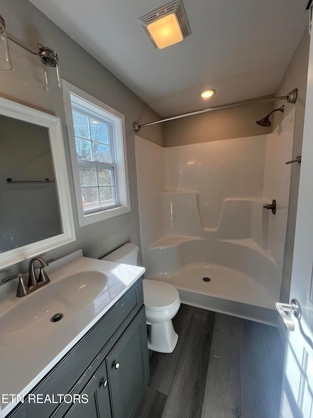 Building Photo - 355 W Outer Dr