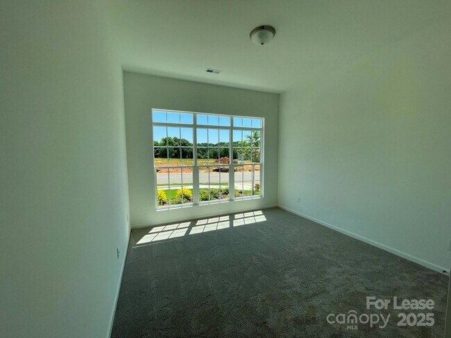 Building Photo - 4625 Kobus Ct.
