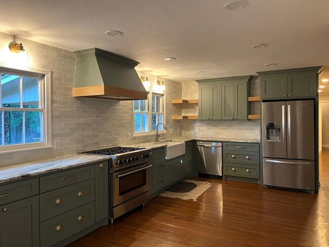 Building Photo - Single Family Home