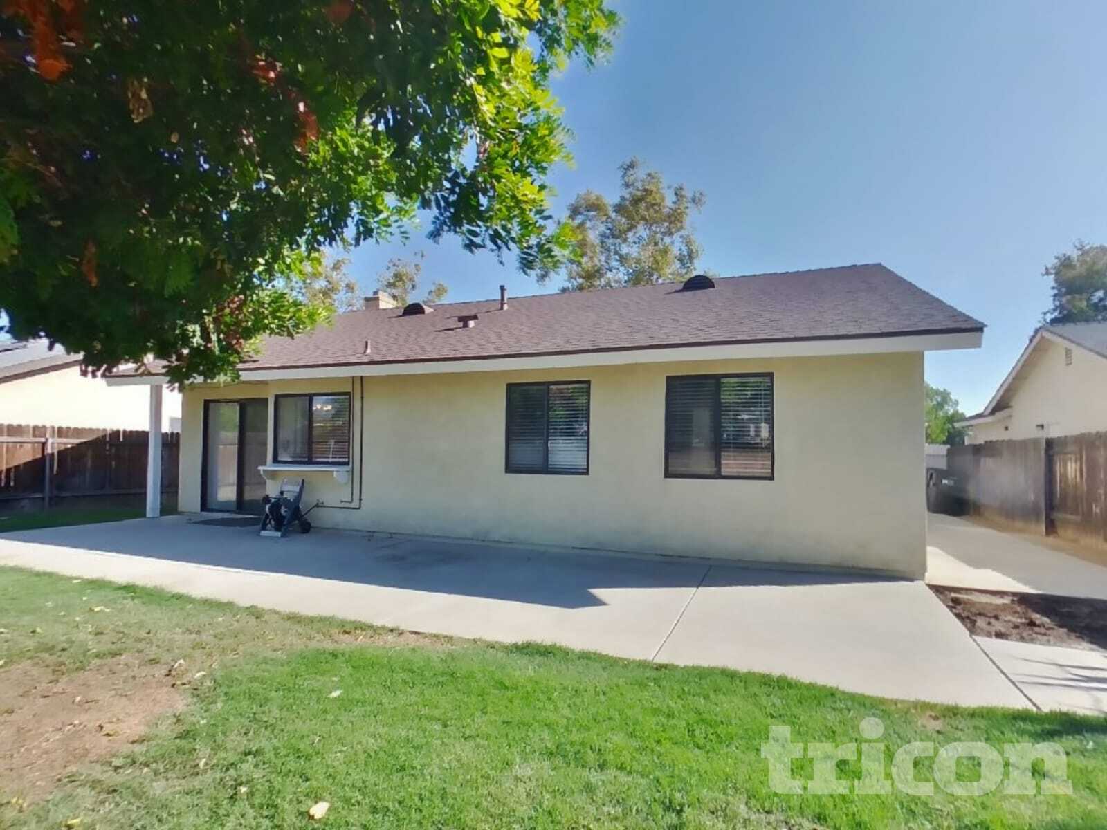 Building Photo - 25854 Harriet Ave