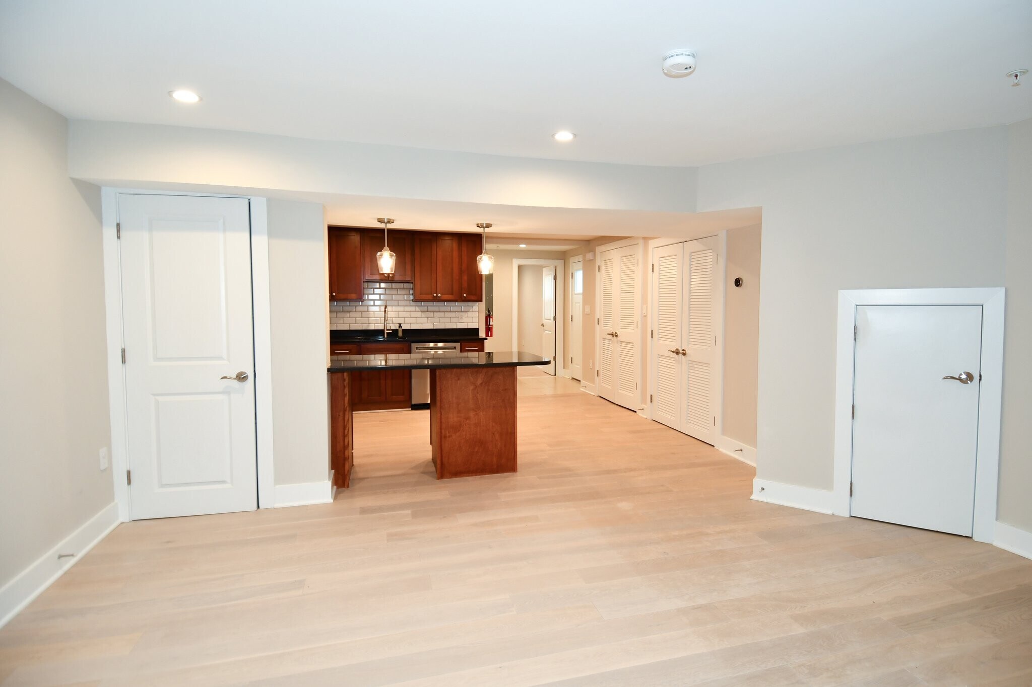 Building Photo - 901 Lawrence St NE