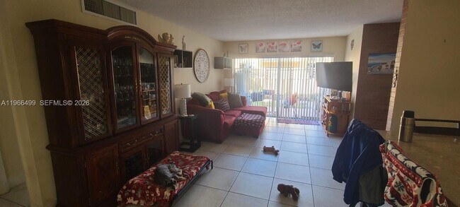 Building Photo - 4620 NW 79th Ave