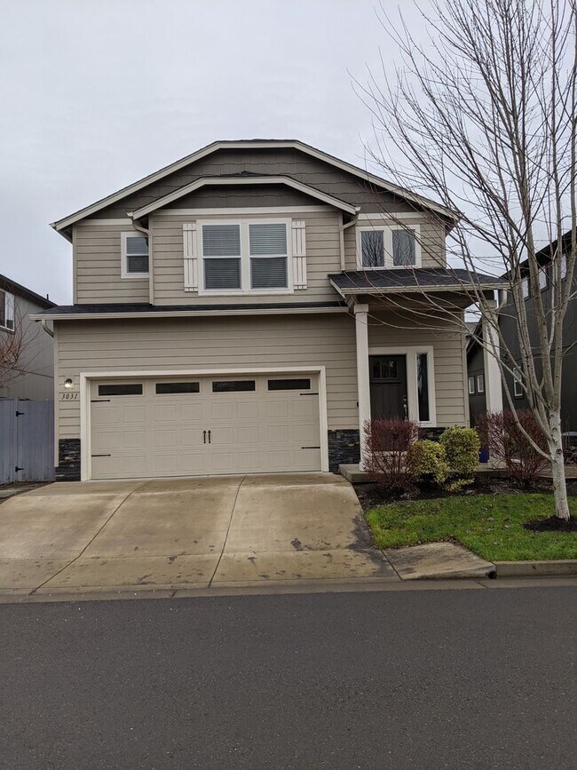 Building Photo - Beautiful 3 Bedroom, 2.5-Bath Home With Op...