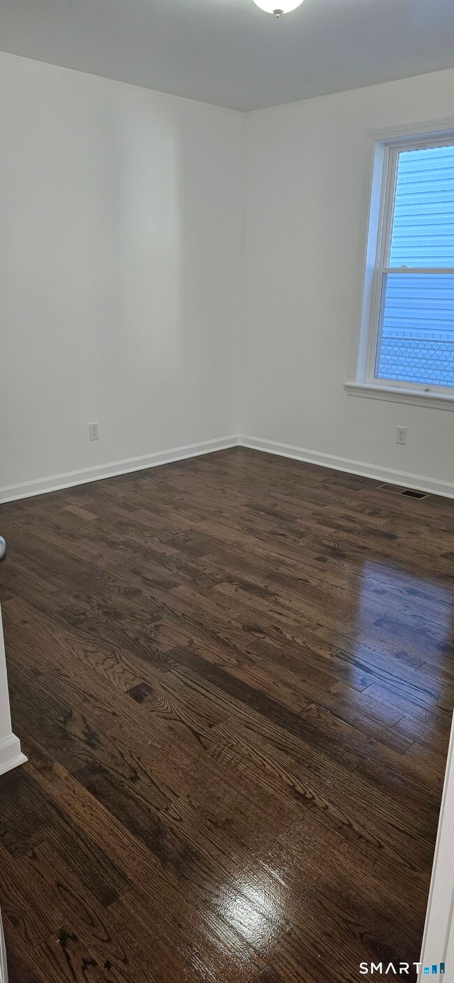 Building Photo - 99 Johnson St