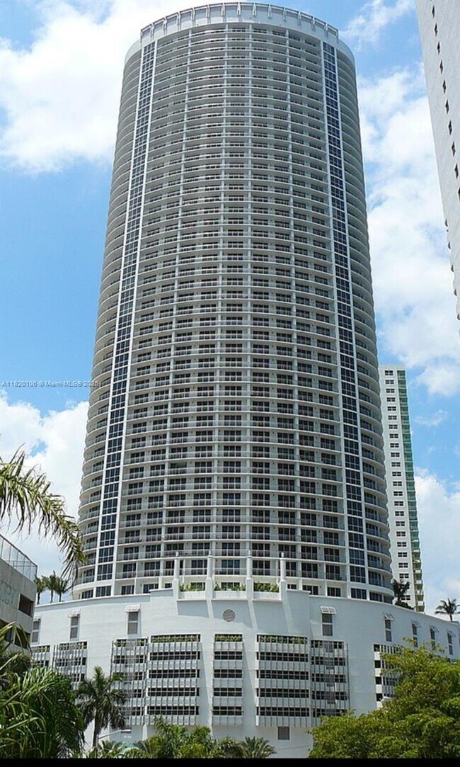 Building Photo - 1750 N Bayshore Dr