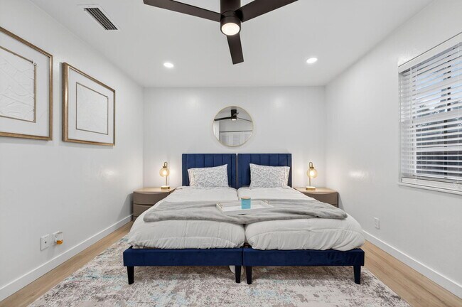 Building Photo - 800 Tropic Isle Dr