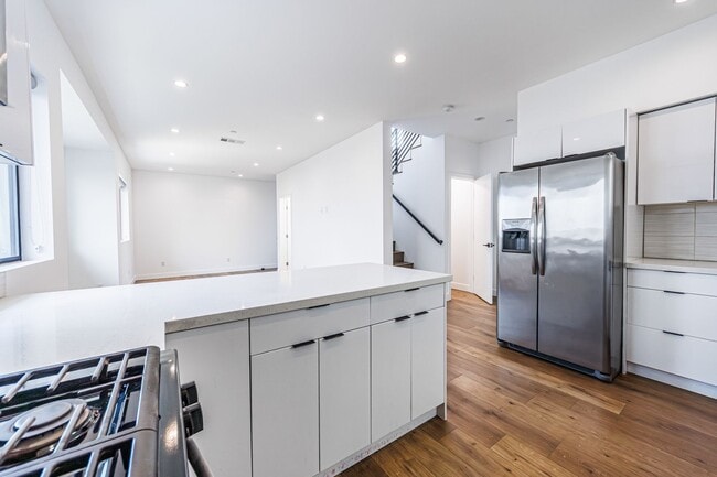 Building Photo - 705 Benton Wy