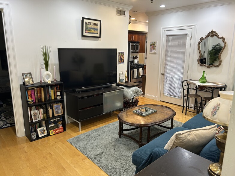 Building Photo - 10 Sheafe St