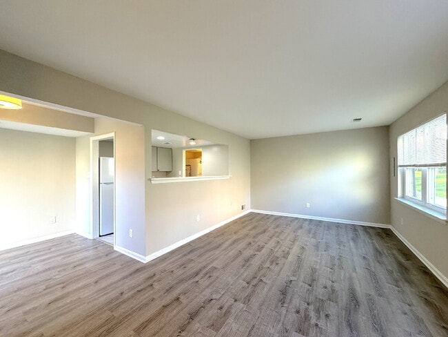 Building Photo - Charming Lorton Rental with Modern Amenities