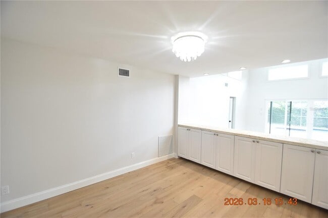 Building Photo - 571 Luzon Ave