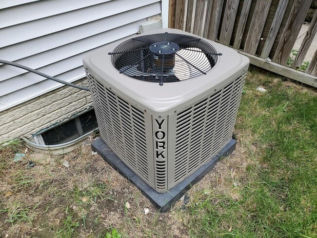 Building Photo - 2010 N 41st St