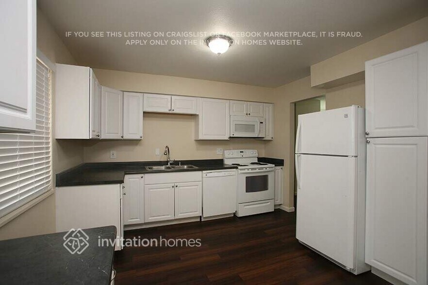 Building Photo - 7388 S Quebec Ct