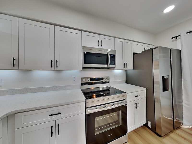 Building Photo - 739 Golden Sunshine Cir