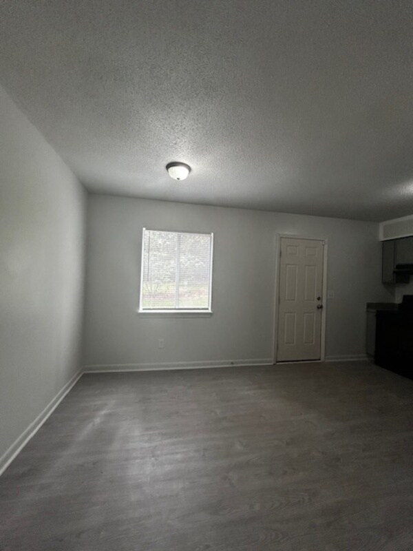 Building Photo - 1829 Tall Pines Cir