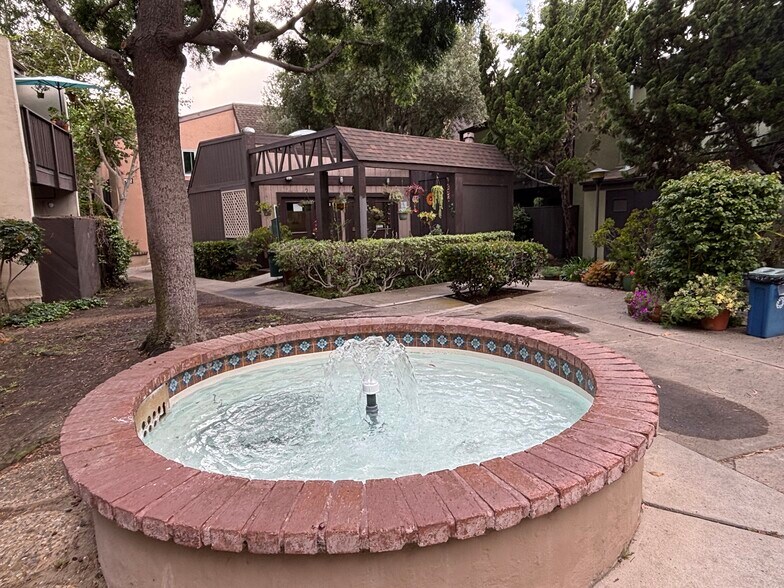 Building Photo - 7972 Mission Center Ct