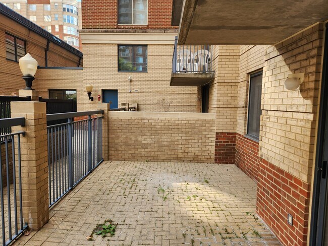 Building Photo - 3835 9th St N