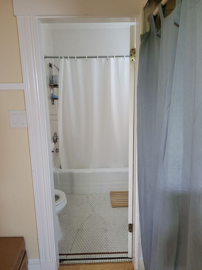 Building Photo - 7 Craigie Terrace