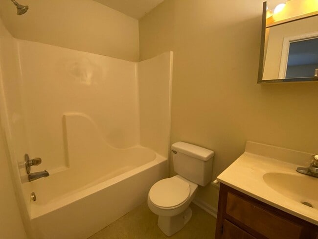 Building Photo - PRE-LEASING FOR AUGUST 7TH, 2026!