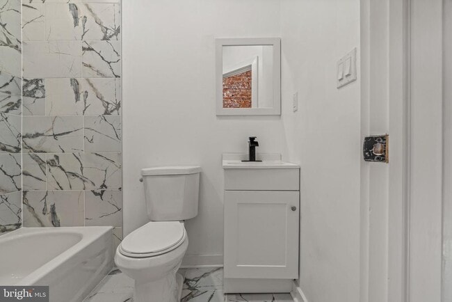 Building Photo - 1332 W Toronto St