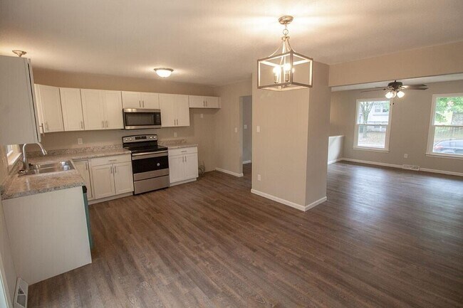 Building Photo - 1909 Newton Dr