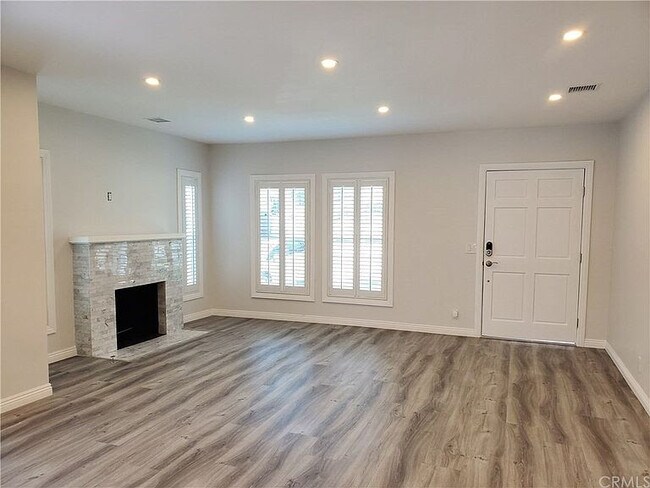 Building Photo - 2935 La Tierra St