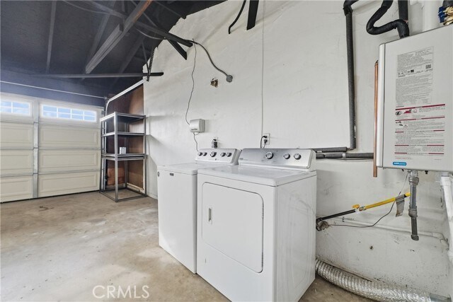 Building Photo - 1647 N Lake Ave