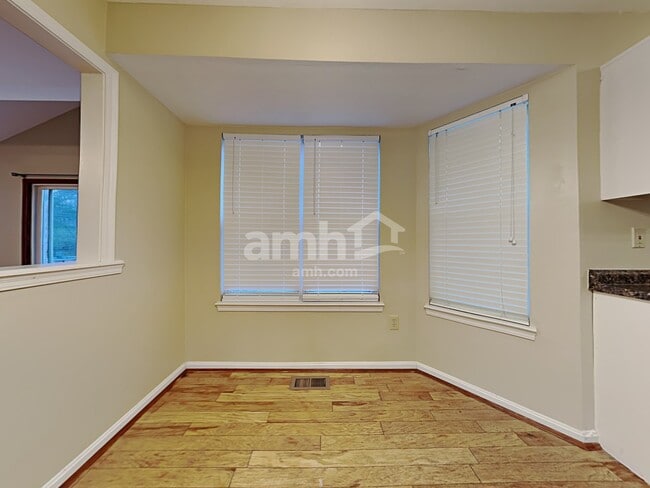 Building Photo - 8518 Woodcreek Dr