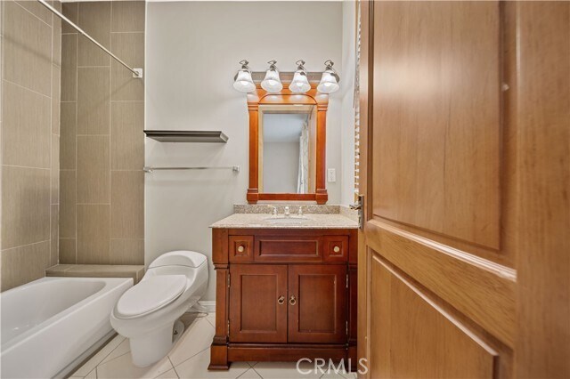 Building Photo - 216 N Buena Vista St