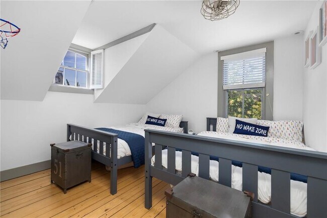 Building Photo - 36 Second St