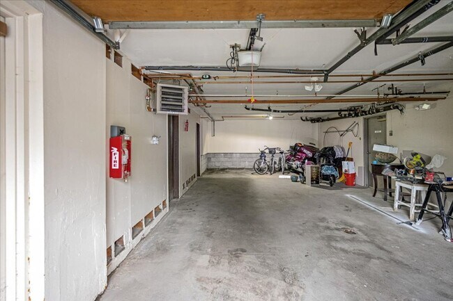 Building Photo - Charming Furnished Condo in Taku/Campbell - Everything You Need in One Place!