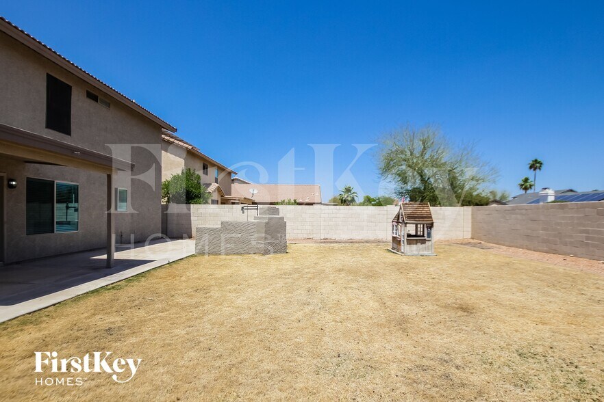 Building Photo - 18039 N 89th Dr