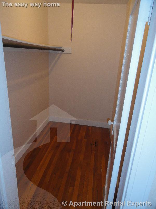 Building Photo - 402 Highland Ave