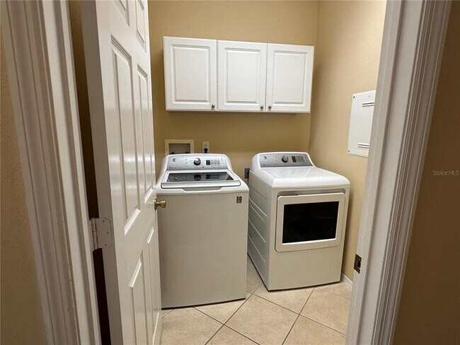 Building Photo - 30117 Mossbank Dr