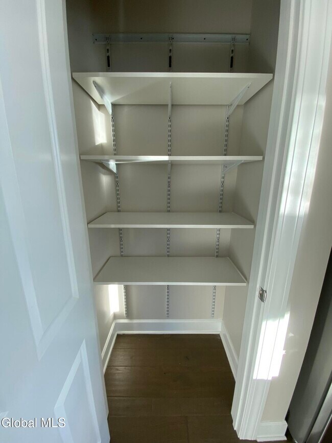 Building Photo - 2 West Ave