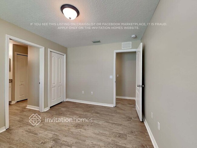 Building Photo - 1141 Creekview Ct