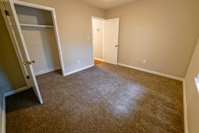 Building Photo - 2230 Mandrell Ct