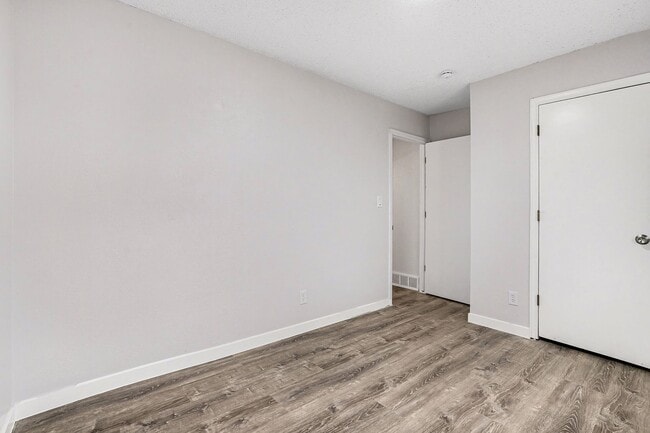 Building Photo - Renovated Duplex Available in Arvada!