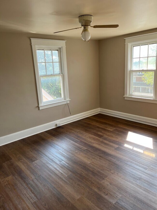 Building Photo - 709 Guilford Ave