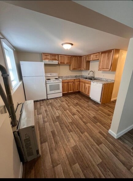 Building Photo - 125 Hickok St