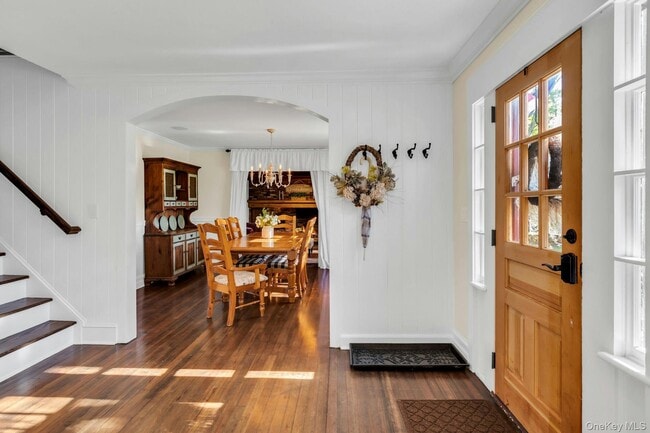 Building Photo - 105 Academy St