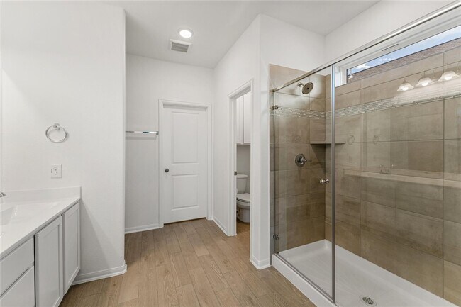 Building Photo - 570 Long Beach Bay Dr