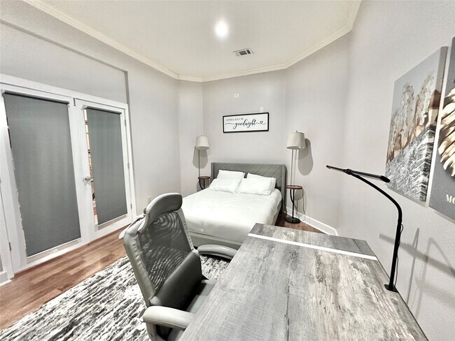 Building Photo - 8802 Willacy Ct